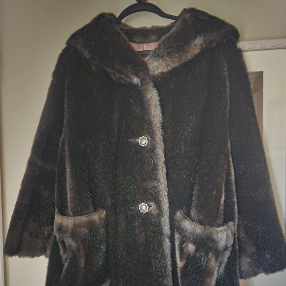1960's Vintage Mincara Faux Fur Coat - Styled by Russel Taylor (Mint Condition) - Picture 1 of 6